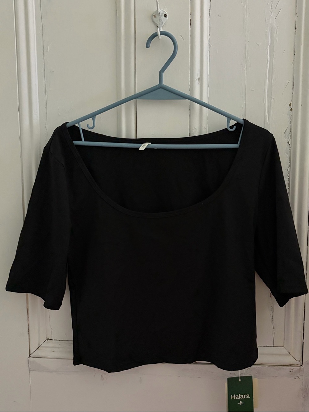 HALARA Black Scoop Neck Crop Top